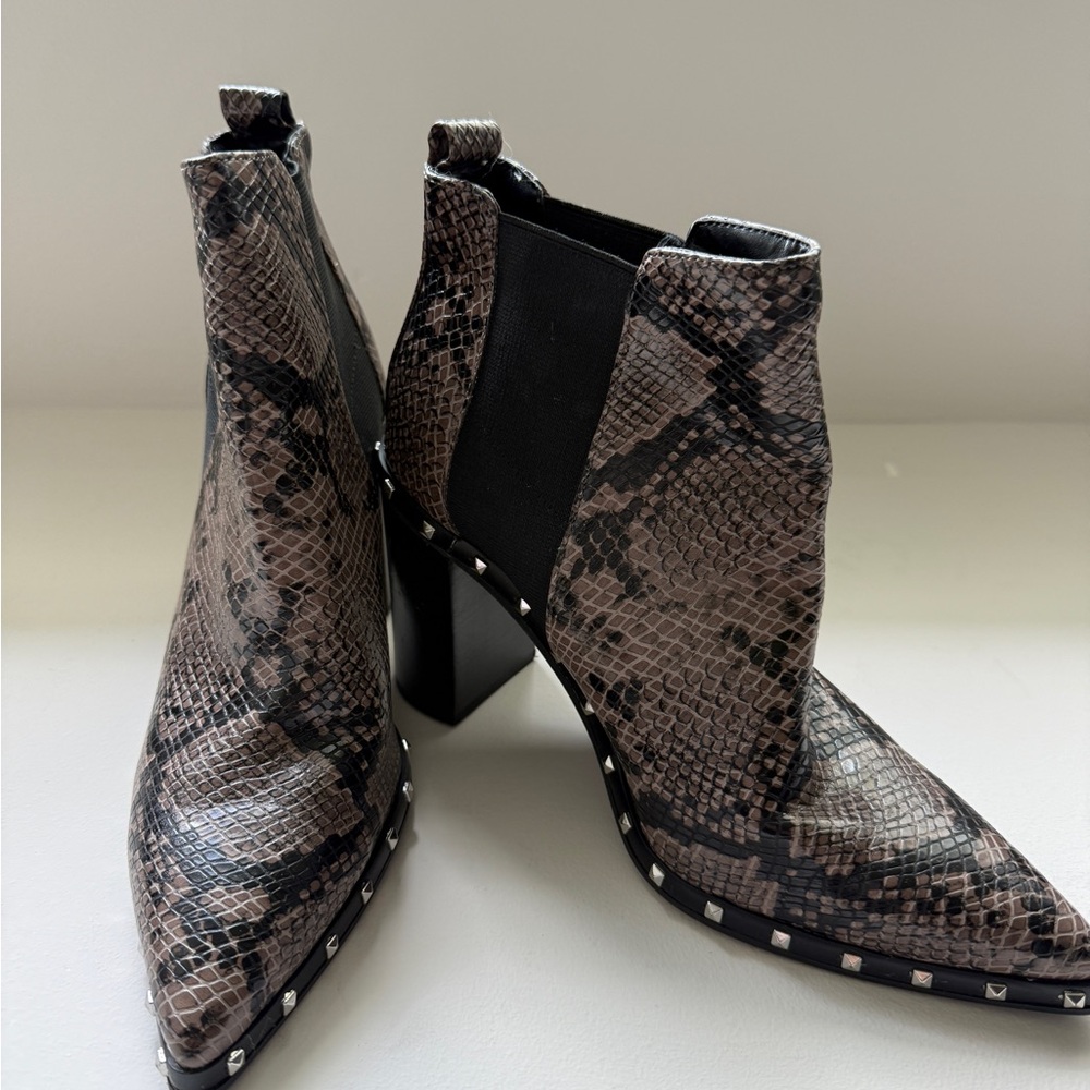 Charles David Black and Brown Heeled Boots